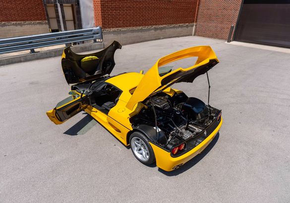 Желтый Ferrari F50 установил рекорд на аукционе Mecum