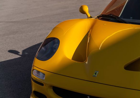 Желтый Ferrari F50 установил рекорд на аукционе Mecum