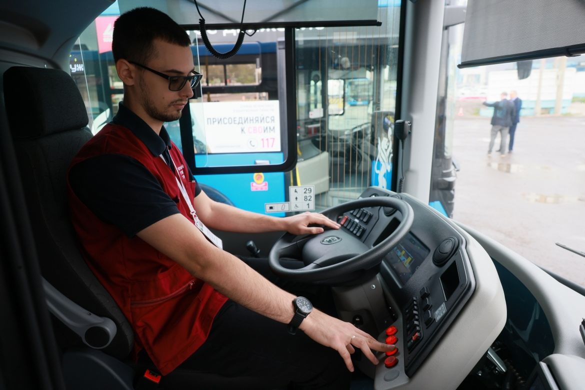 ЛИАЗ передал Красноярску 100 новых газомоторных автобусов