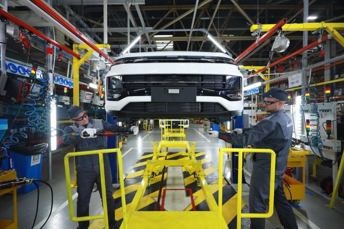 Кто владеет и кто помогает автопрому России: 13 автозаводов, о которых на ВЭФ говорил А.Алиханов
