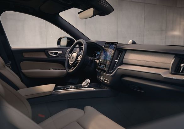 Volvo выпустила гибриды с запасом хода 200 км