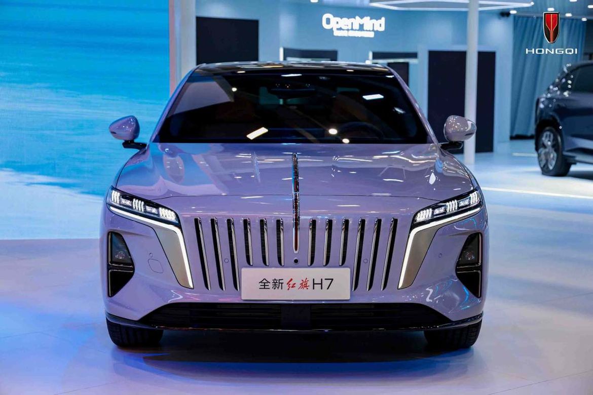 Hongqi H7 обновилась, но в Россию не приедет