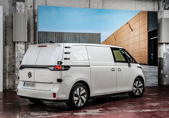 Volkswagen выпустил удлиненный ID. Buzz Cargo