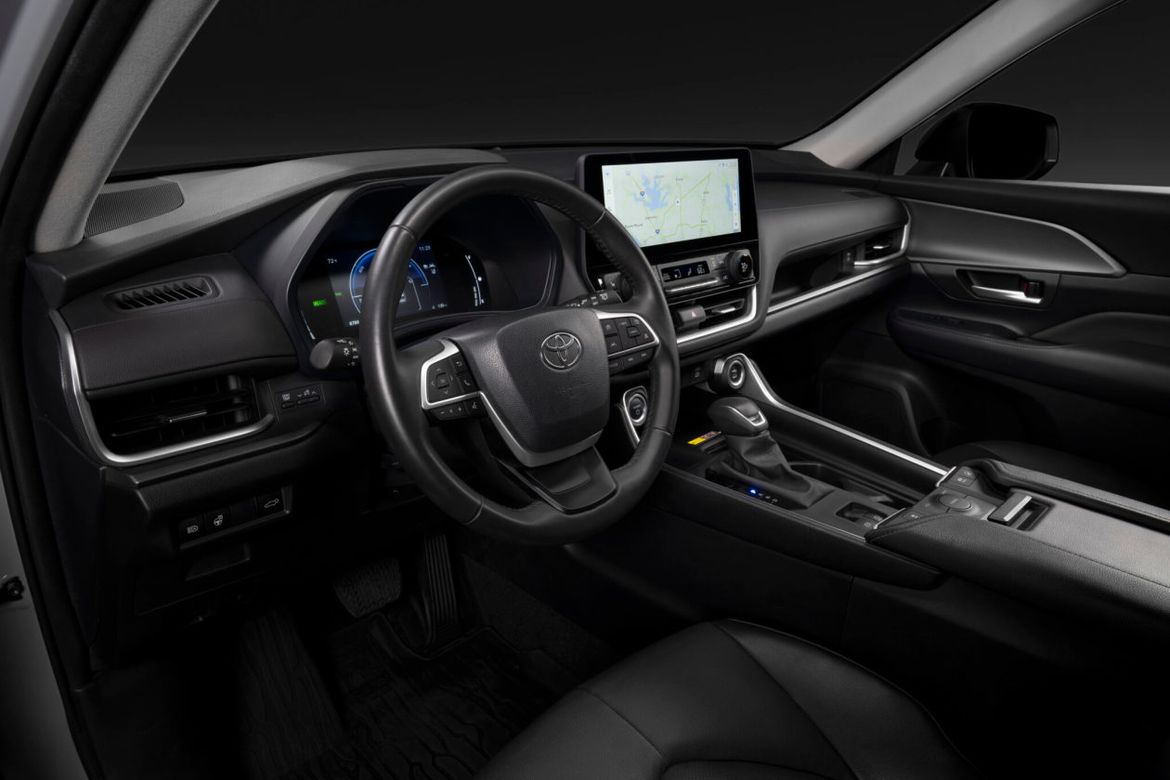 Toyota показала внедорожную версию Grand Highlander