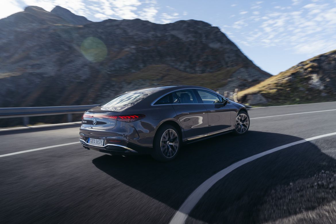 Mercedes EQS получил систему рулевого управления «по проводам»