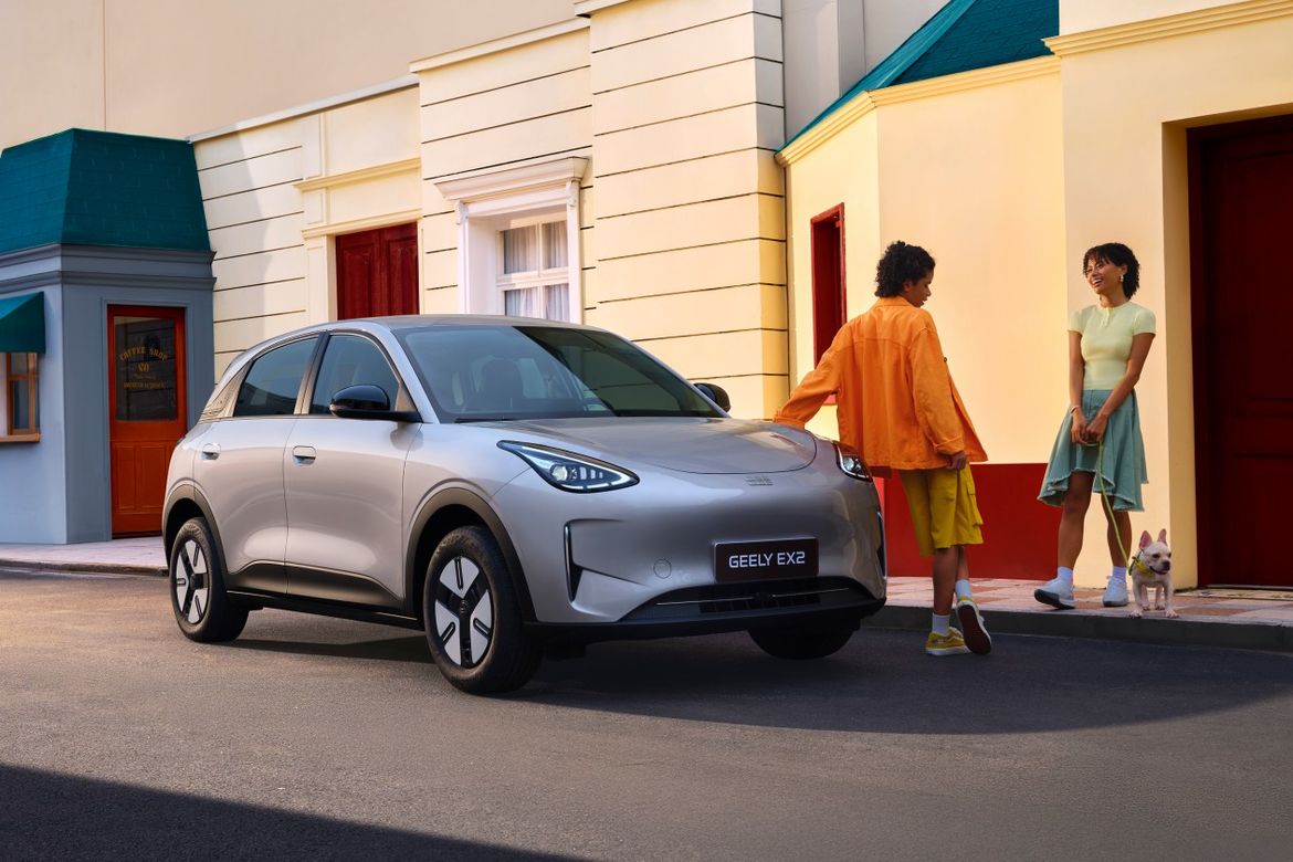 Geely выведет на российский рынок электромобиль EX2