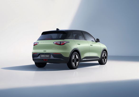 Geely выведет на российский рынок электромобиль EX2