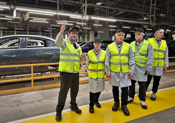 Автозавод в Петербурге открыл двери для туристов