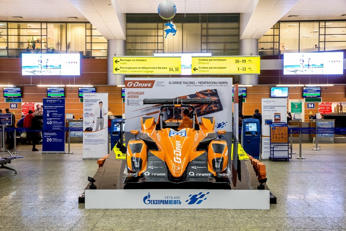 Болид G-Drive Racing выставлен в аэропорту Шереметьево