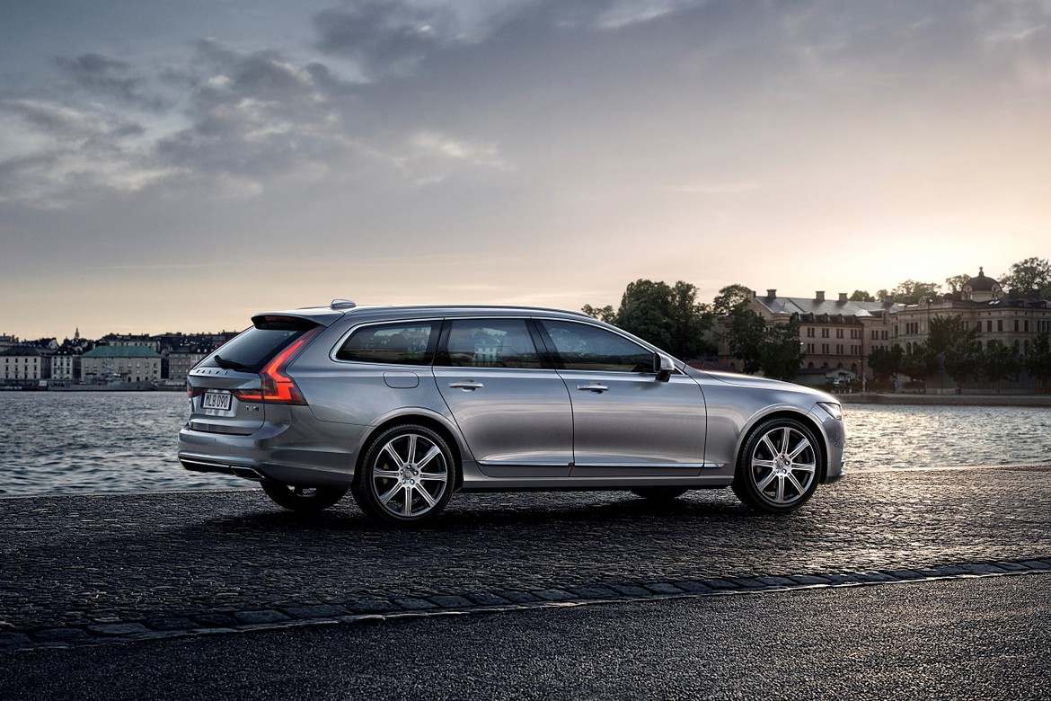 В Volvo «рассекретили» универсал V90