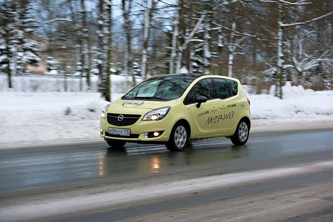 Тест-драйв Citroen C4 Picasso VS Opel Meriva: между небом и землей