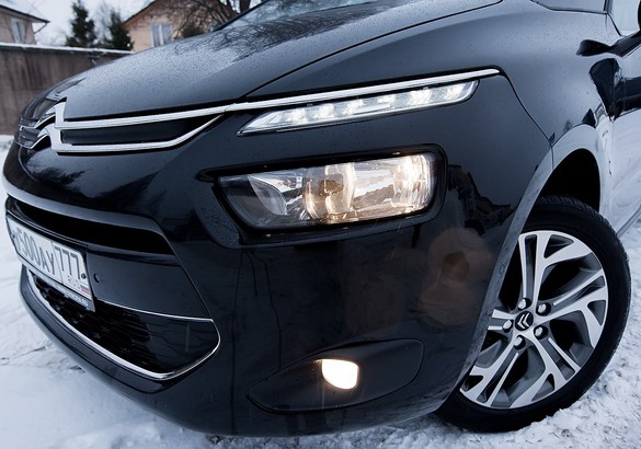 Тест-драйв Citroen C4 Picasso VS Opel Meriva: между небом и землей