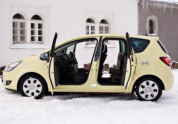 Тест-драйв Citroen C4 Picasso VS Opel Meriva: между небом и землей