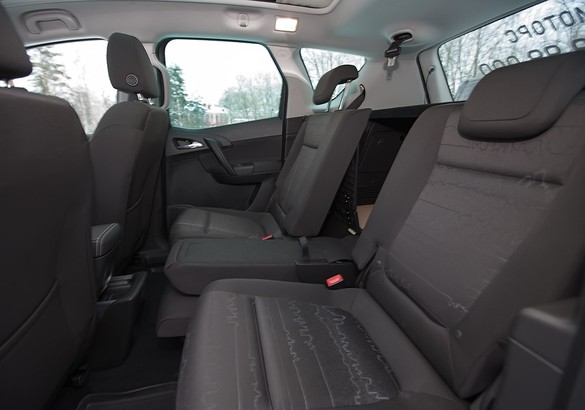 Тест-драйв Citroen C4 Picasso VS Opel Meriva: между небом и землей