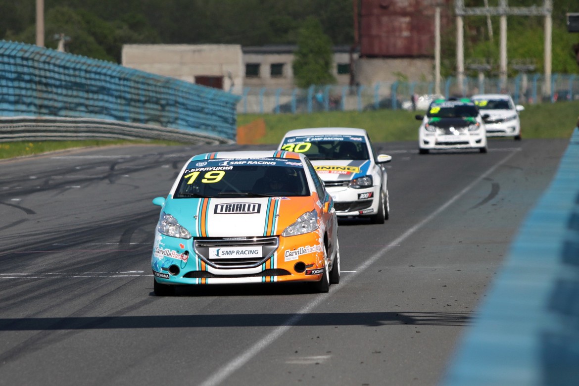 Григорий Бурлуцкий успешно дебютировал в российском кольцевом чемпионате