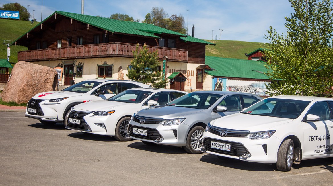 Дилеры Toyota представили петербуржцам «Внедорожные привилегии»