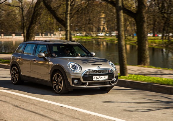 Тест-драйв Mini Clubman S и BMW 118i: не жалейте денег
