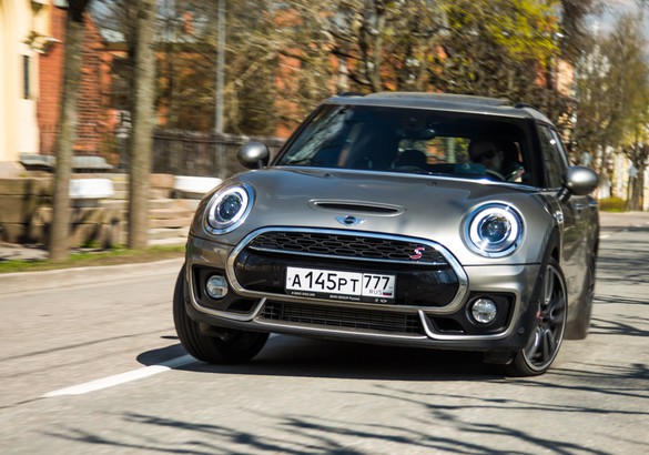 Тест-драйв Mini Clubman S и BMW 118i: не жалейте денег