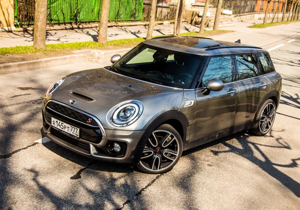 Тест-драйв Mini Clubman S и BMW 118i: не жалейте денег