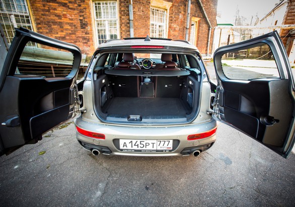 Тест-драйв Mini Clubman S и BMW 118i: не жалейте денег