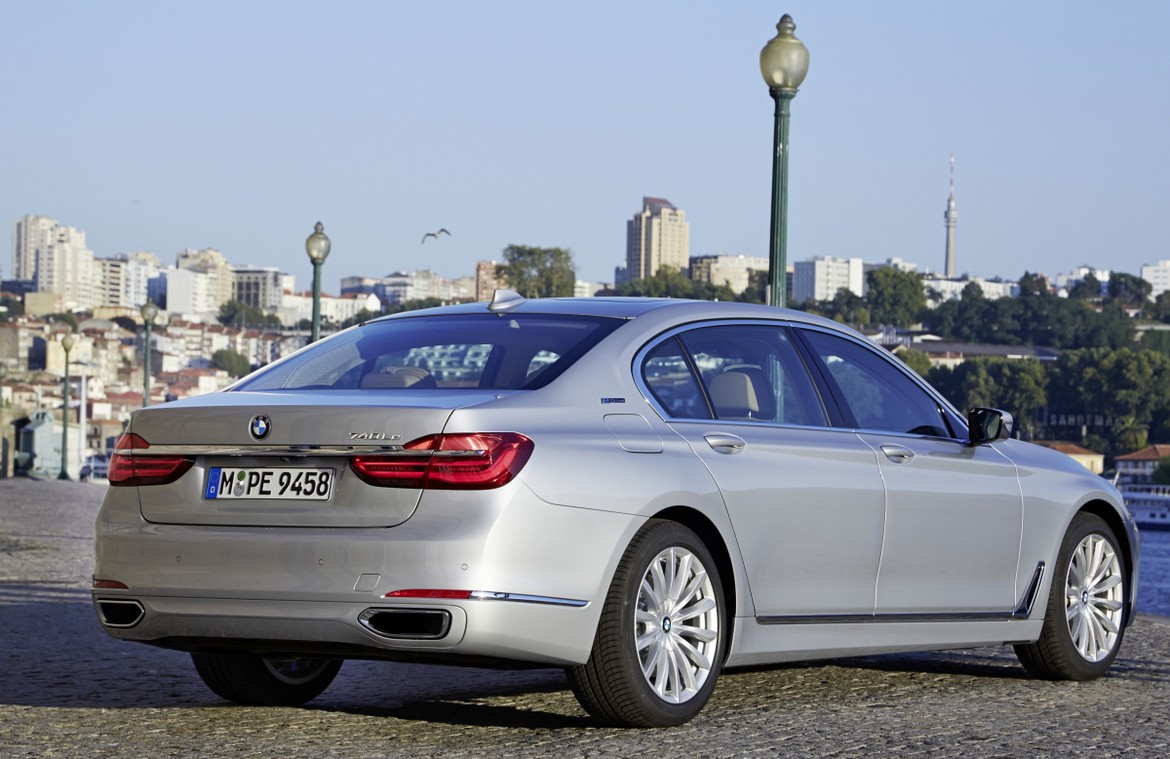 Модели BMW iPerformance получили российский ценник