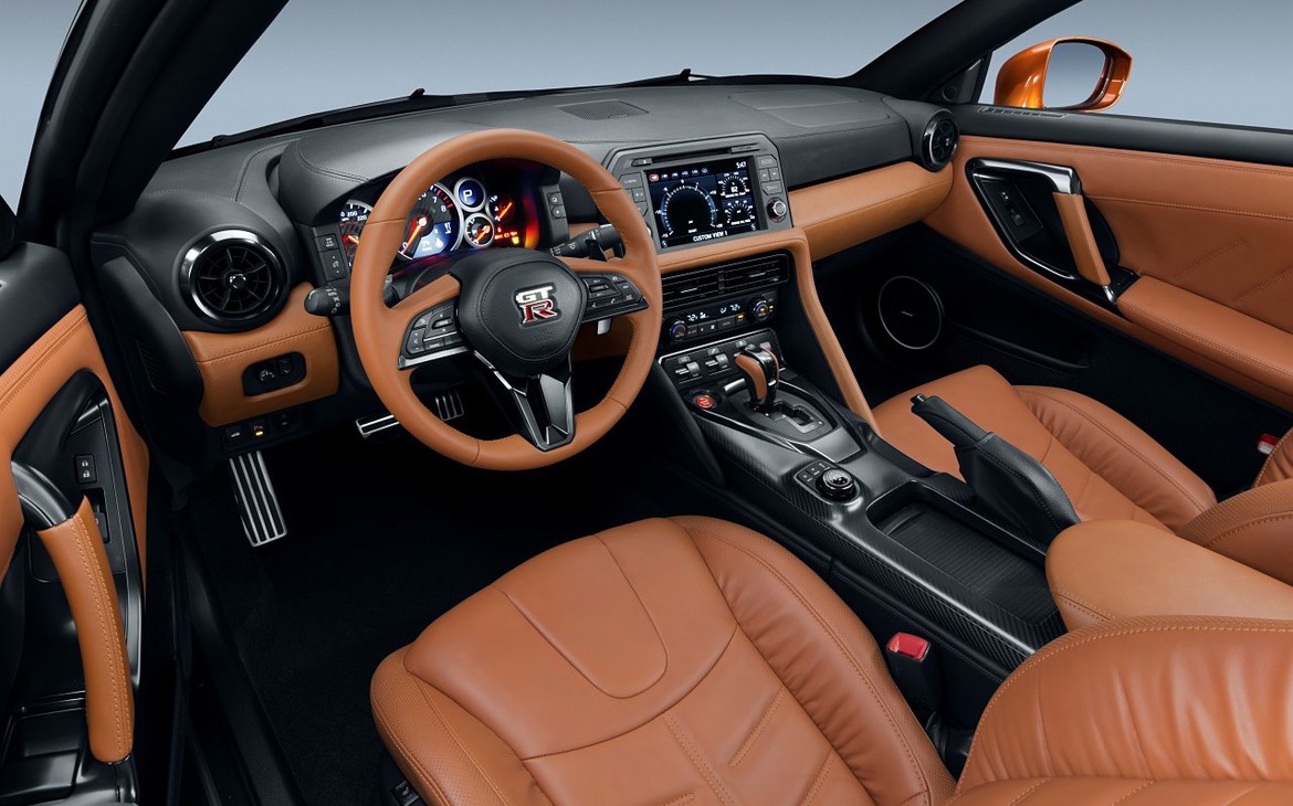 Нью-Йорк 2016: Nissan представил обновленный GT-R