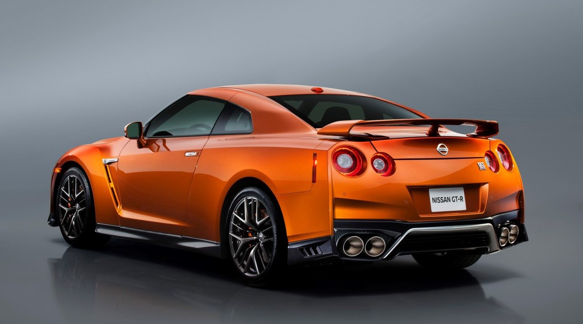 Нью-Йорк 2016: Nissan представил обновленный GT-R