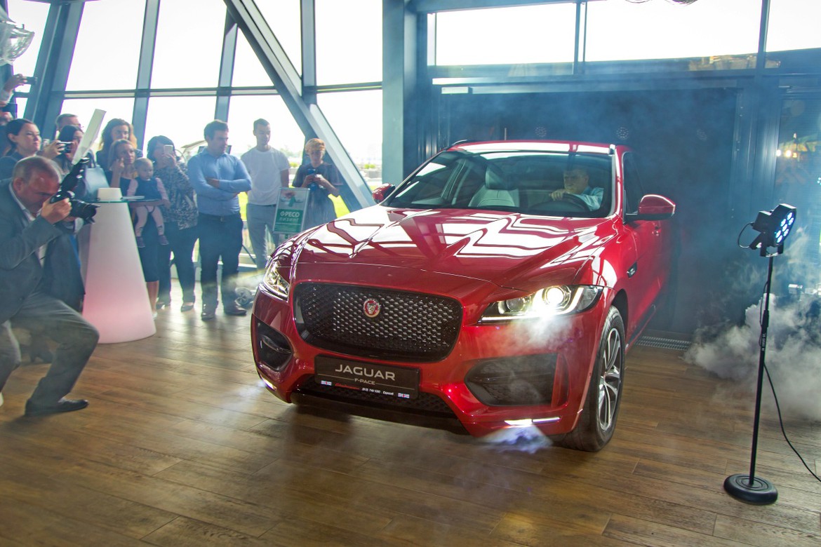 Новый Jaguar F-Pace поступил в продажу в России
