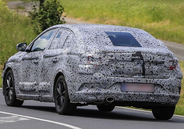 Renault готовит преемника седану Fluence
