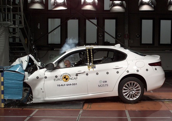 Новый Volkswagen Tiguan разбился на отлично