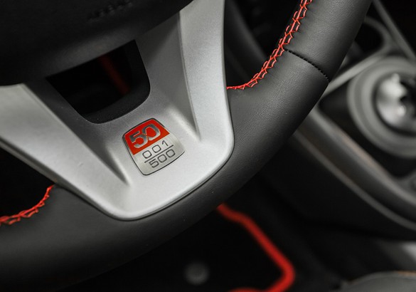 АвтоВАЗ представил спецверсии Vesta и XRAY