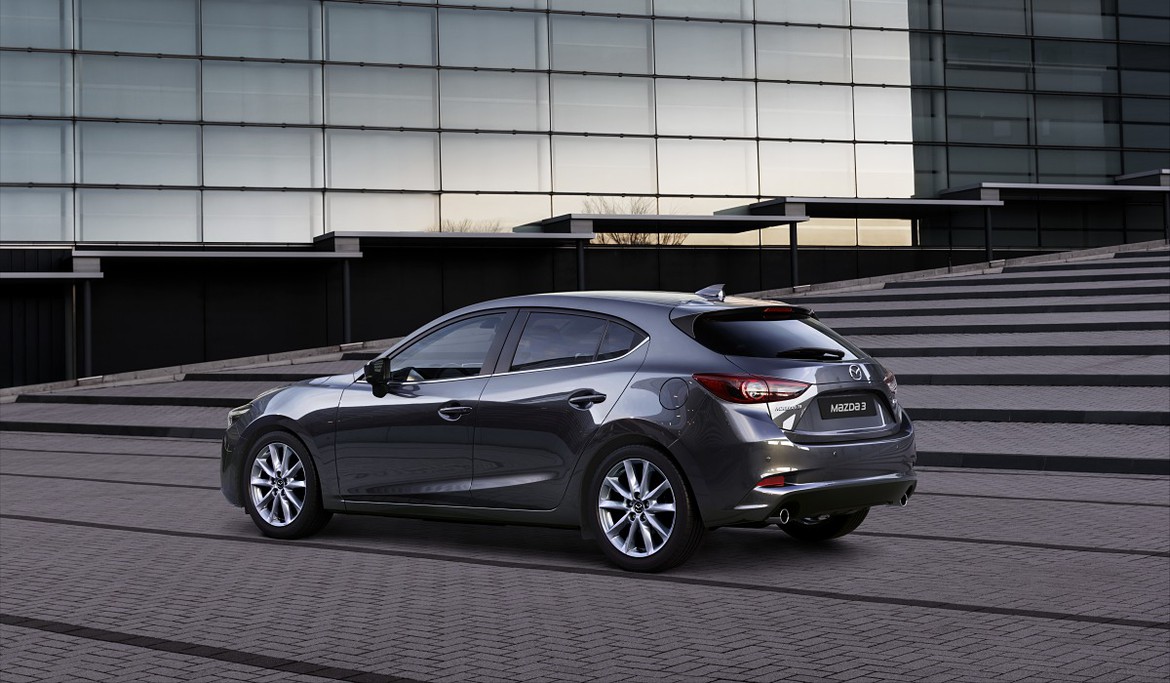 Обновленная Mazda 3 поступила в продажу