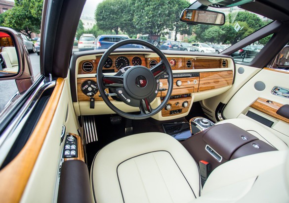 Средство передвижения: Maybach и Bentley увеличивают продажи в России
