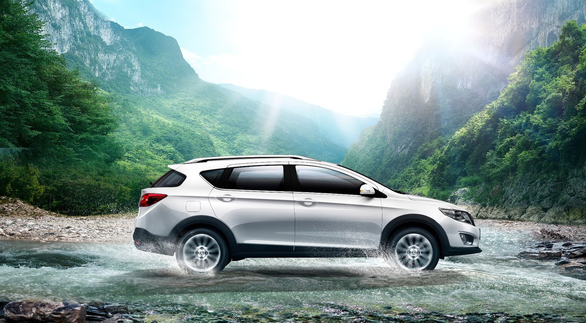 DFM везет в Москву новый кроссовер