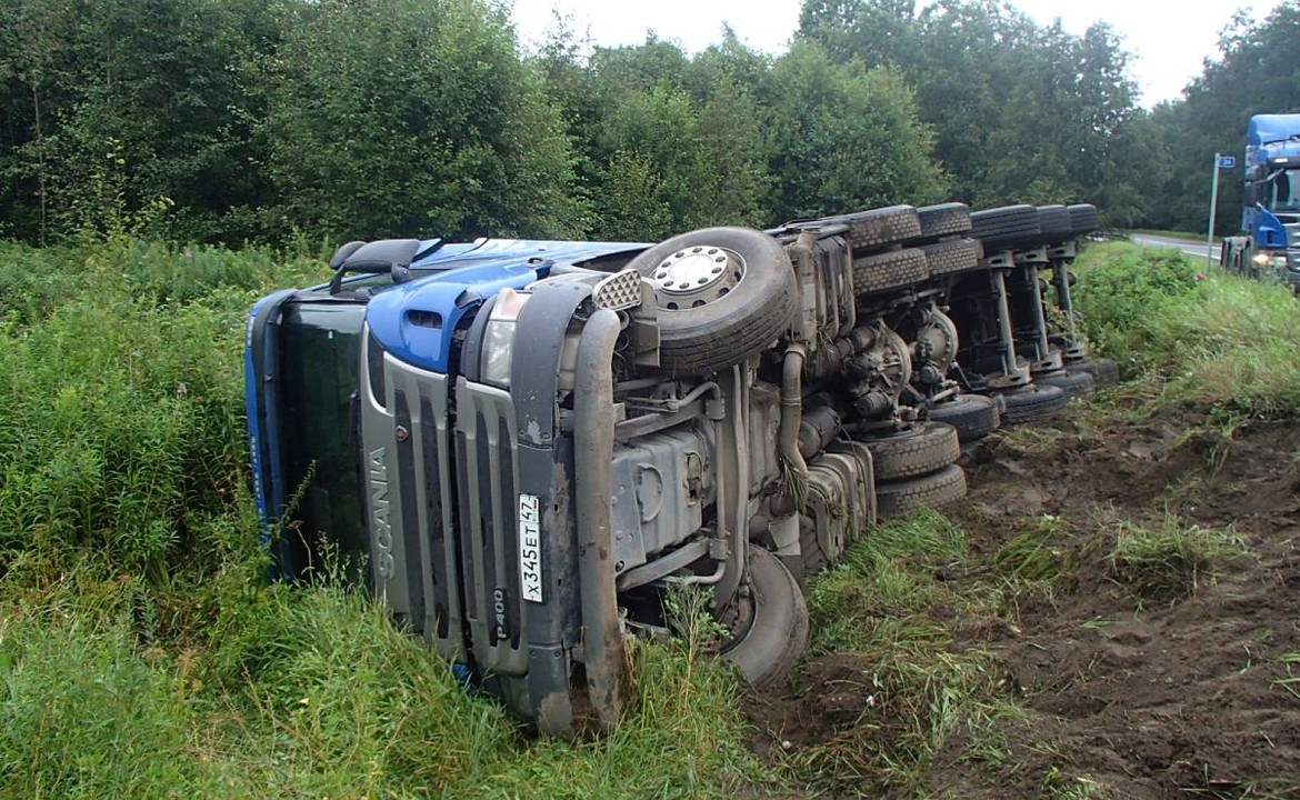 В Ленинградской области нашли два угнанных грузовика