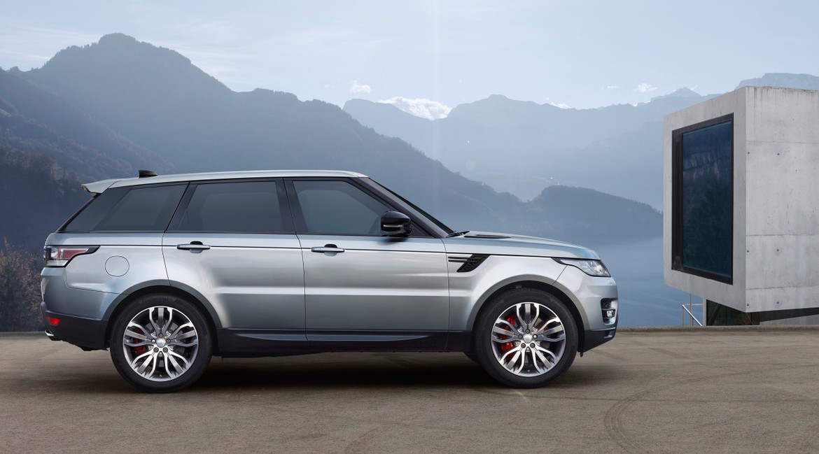 Range Rover Sport получил новые двигатель и оборудование