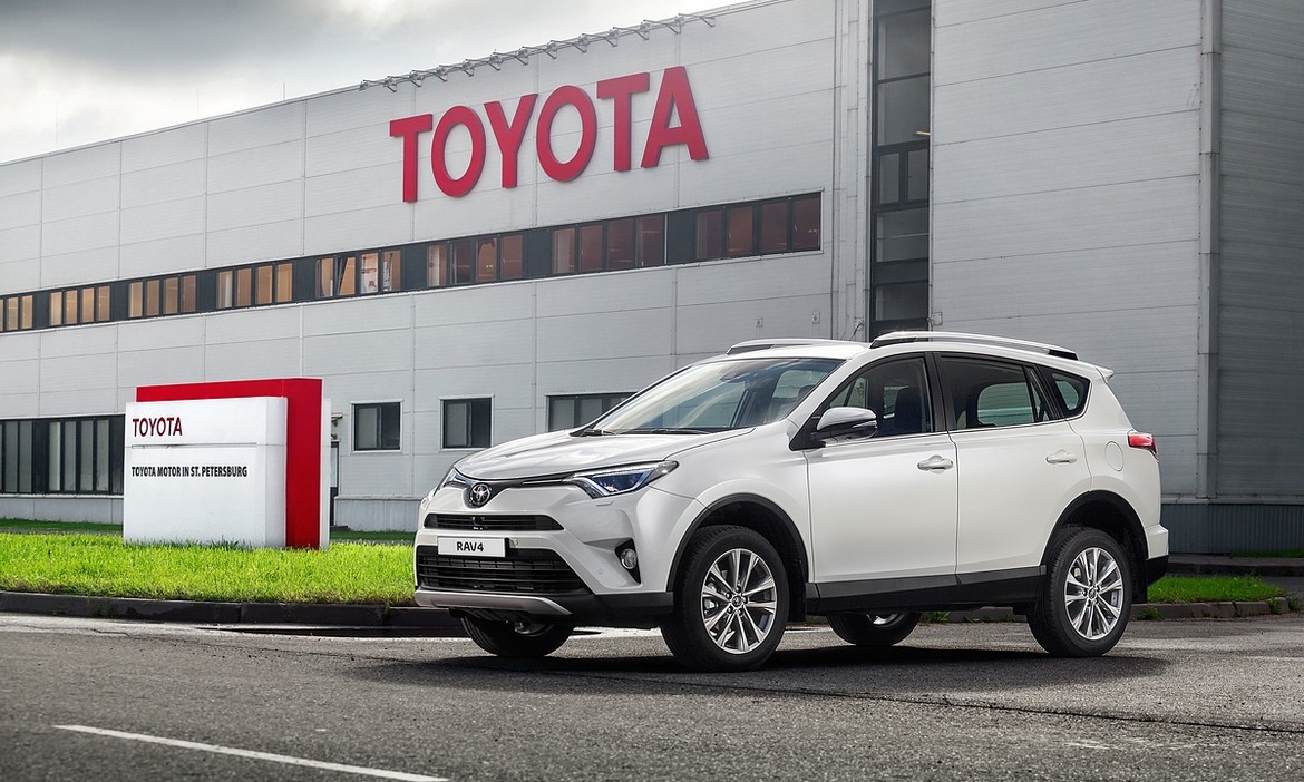 Toyota запустила в Петербурге производство RAV4