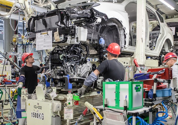Toyota запустила в Петербурге производство RAV4