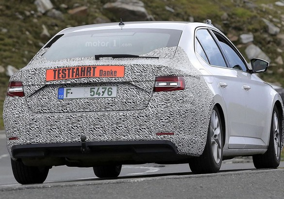 Skoda готовит обновленный Superb