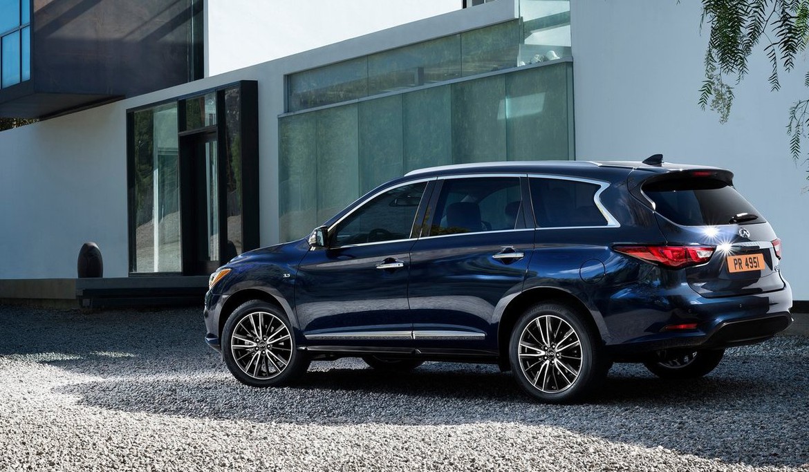 Обновленный Infiniti QX60 оценен в рублях