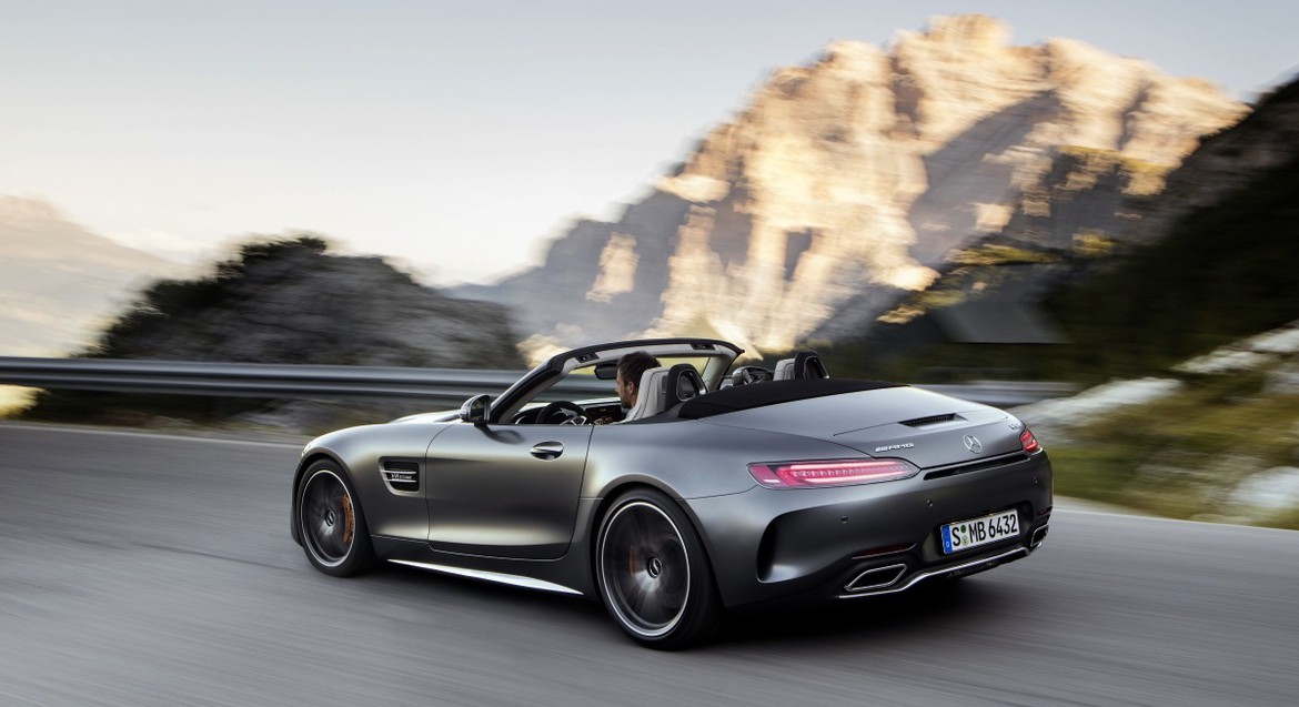 Париж 2016: Mercedes рассекретил открытый AMG GT