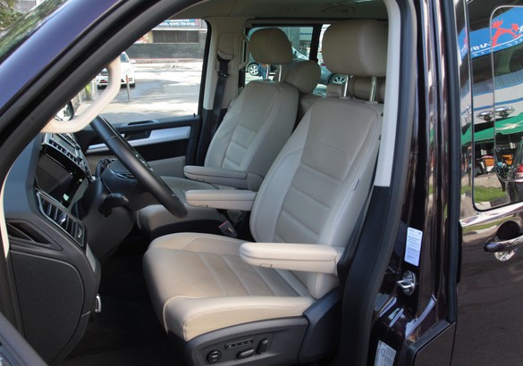 Тест-драйв топовой версии Volkswagen Multivan T6: помощник, бизнес-партнер или семьянин?