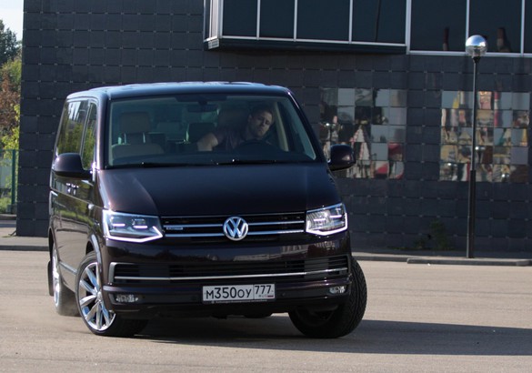 Тест-драйв топовой версии Volkswagen Multivan T6: помощник, бизнес-партнер или семьянин?