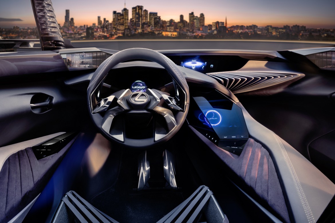 Lexus представит в Париже будущий бестселлер - кроссовер UX