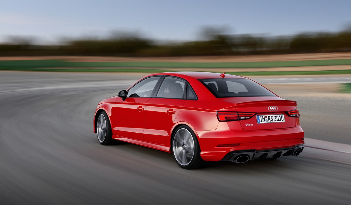 Париж 2016: Audi представила заряженный седан RS3