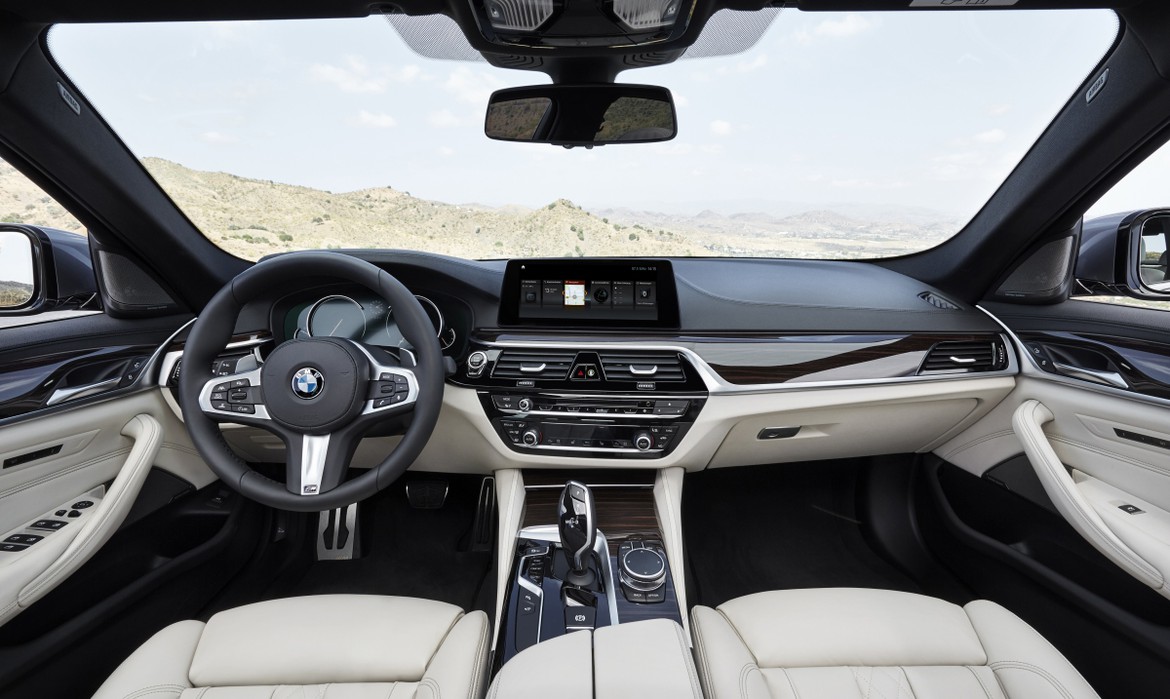 BMW официально представил новую «пятерку»