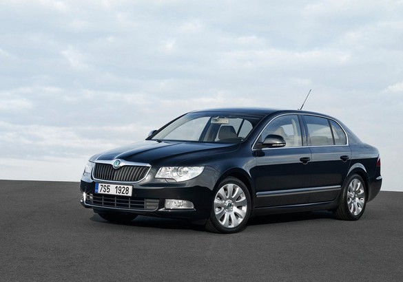 Skoda отмечает 15-летие модели Superb