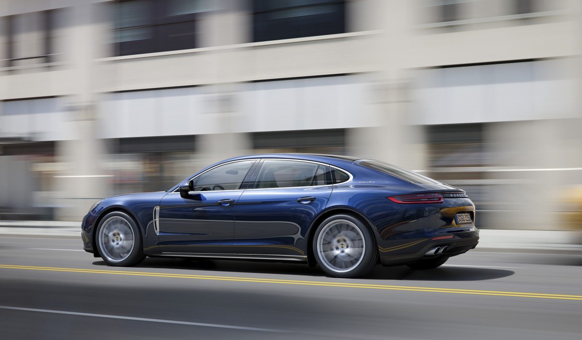 Лос-Анджелес 2016: Porsche выпустил новые версии Panamera