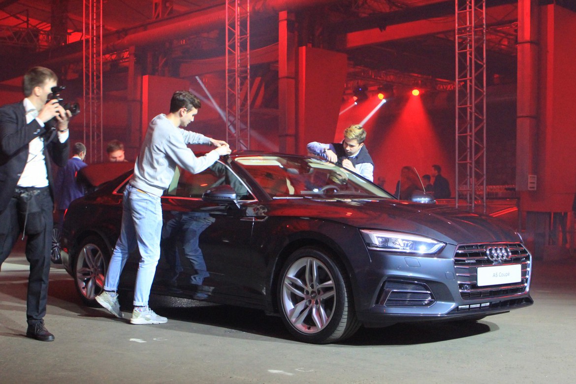 В Москве с помпой представили Audi A5 нового поколения