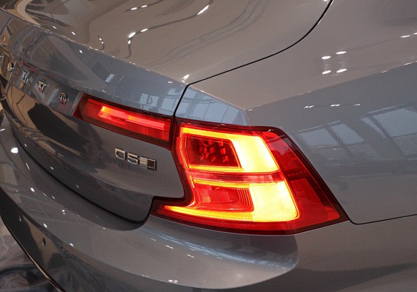 В Петербурге показали новый Volvo S90